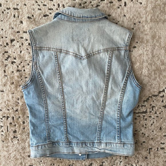 Jessica Simpson distressed jean Vest - Picture 3 of 4
